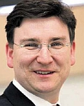 Prof. Dr. Martin Wenz, Inhaber der Professur für Betriebswirtschaftliche Steuerlehre, Internationales und Liechtensteinisches Steuerrecht am Institut für Finanzdienstleistungen . Leiter Executive Master LL.M. in international taxation
