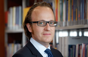 Prof. Dr. Francesco A. Schurr ist Inhaber des Lehrstuhls für Gesellschafts-, Stiftungs- und Trustrecht an der Universität Liechtenstein. Seine Forschungsschwerpunkte liegen im Bereich Asset Protection und Liechtenstein als Philanthropiestandort.